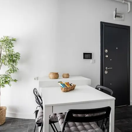 Airy Cozy - Partial Seaview Balcony! #380 Apartment