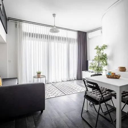 Διαμέρισμα Airy Cozy - Partial Seaview Balcony! #380 *