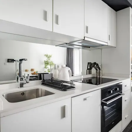 Airy Cozy - Partial Seaview Balcony! #380 Διαμέρισμα