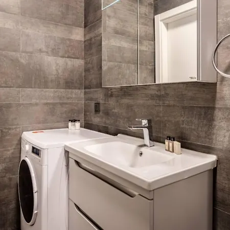 Airy Cozy - Partial Seaview Balcony! #380 Διαμέρισμα