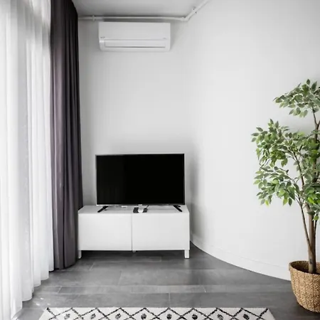 Airy Cozy - Partial Seaview Balcony! #380 Daire İstanbul